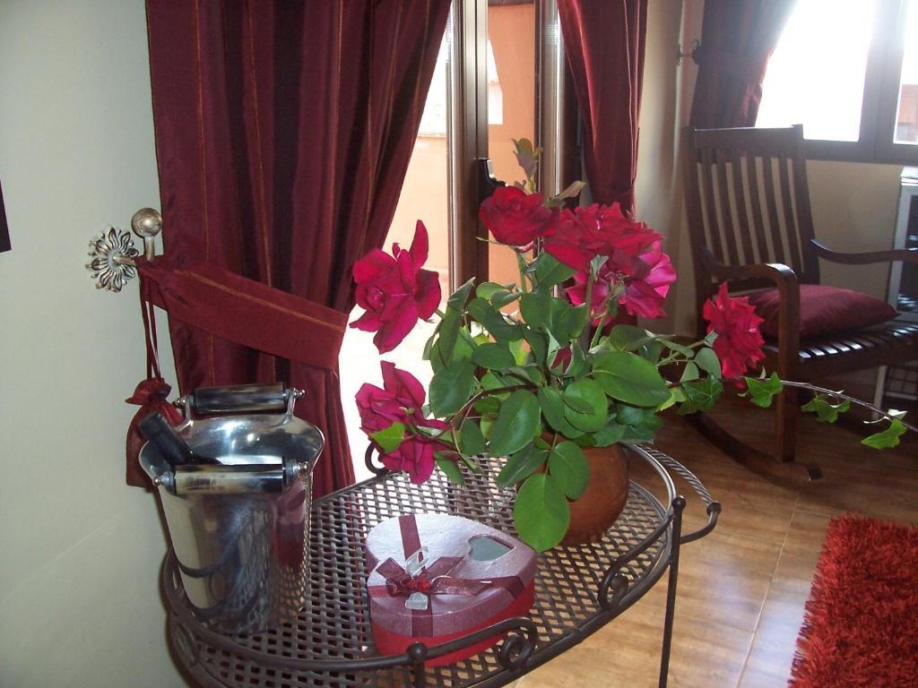 Laurel De La Reina Bed & Breakfast - Boutique La Zubia  Bagian luar foto