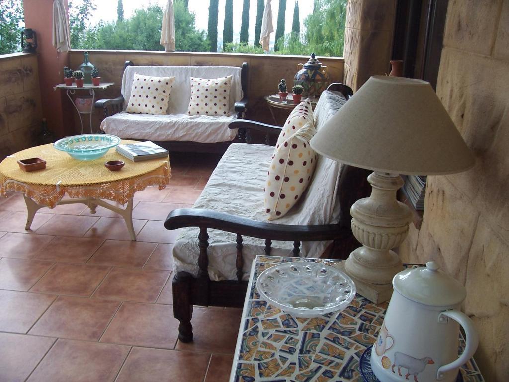 Laurel De La Reina Bed & Breakfast - Boutique La Zubia  Bagian luar foto