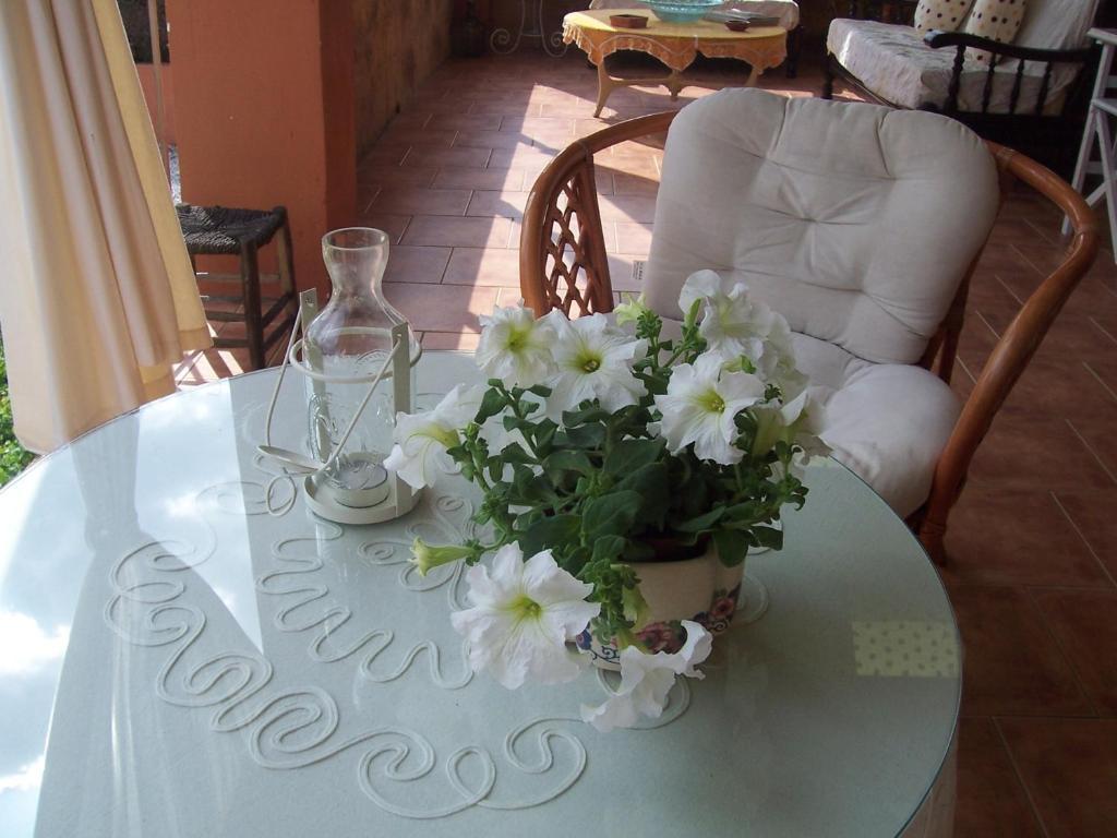 Laurel De La Reina Bed & Breakfast - Boutique La Zubia  Bagian luar foto