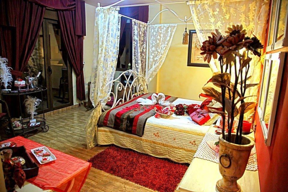 Laurel De La Reina Bed & Breakfast - Boutique La Zubia  Bagian luar foto