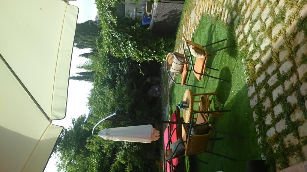 Laurel De La Reina Bed & Breakfast - Boutique La Zubia  Bagian luar foto