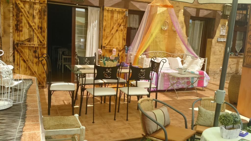 Laurel De La Reina Bed & Breakfast - Boutique La Zubia  Bagian luar foto