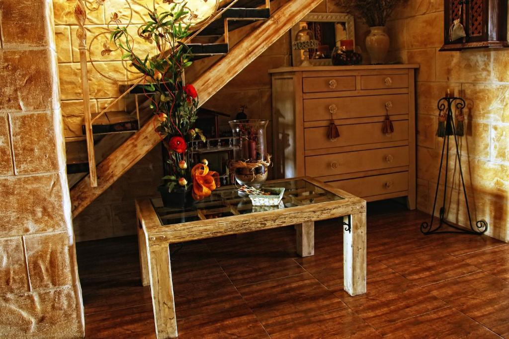 Laurel De La Reina Bed & Breakfast - Boutique La Zubia  Bagian luar foto