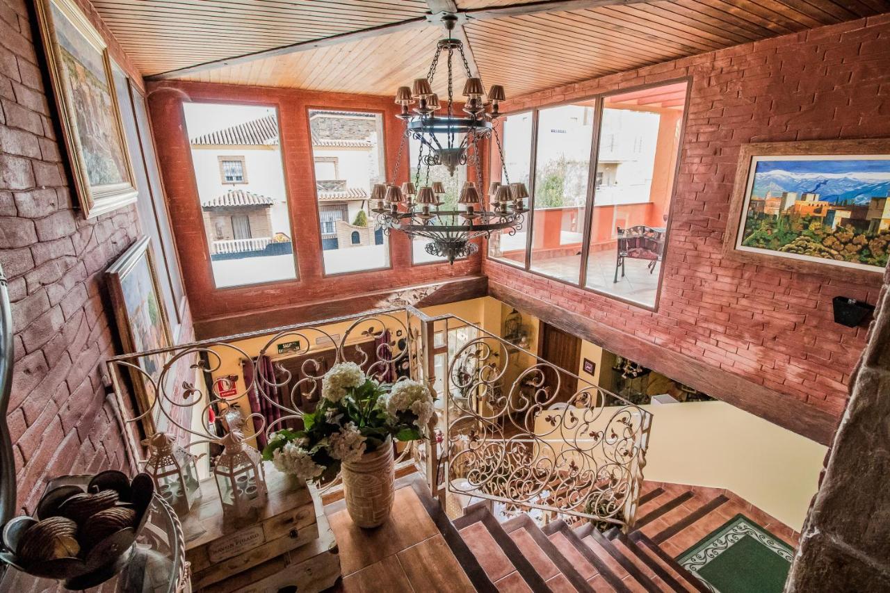 Laurel De La Reina Bed & Breakfast - Boutique La Zubia  Bagian luar foto