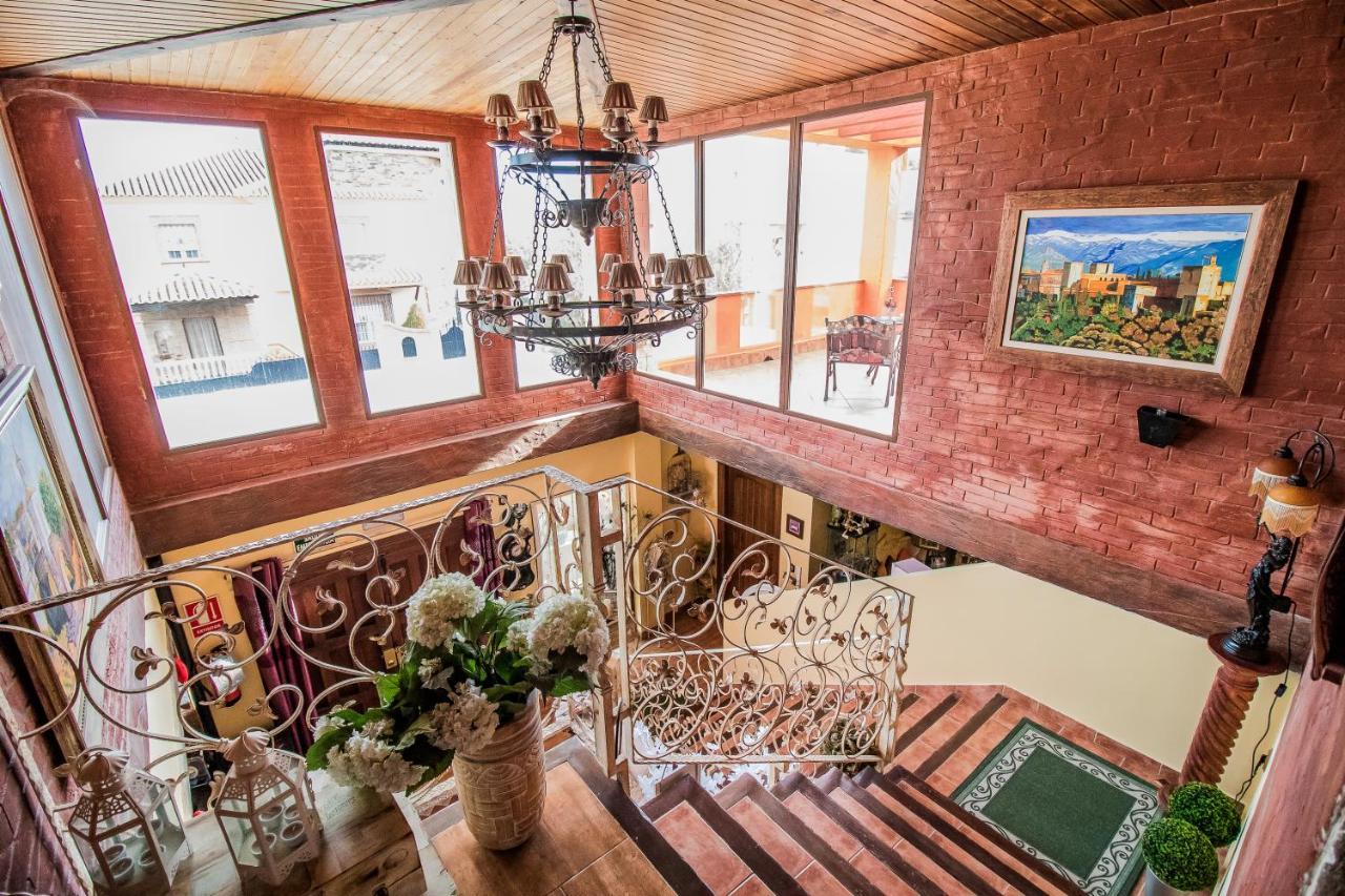 Laurel De La Reina Bed & Breakfast - Boutique La Zubia  Bagian luar foto