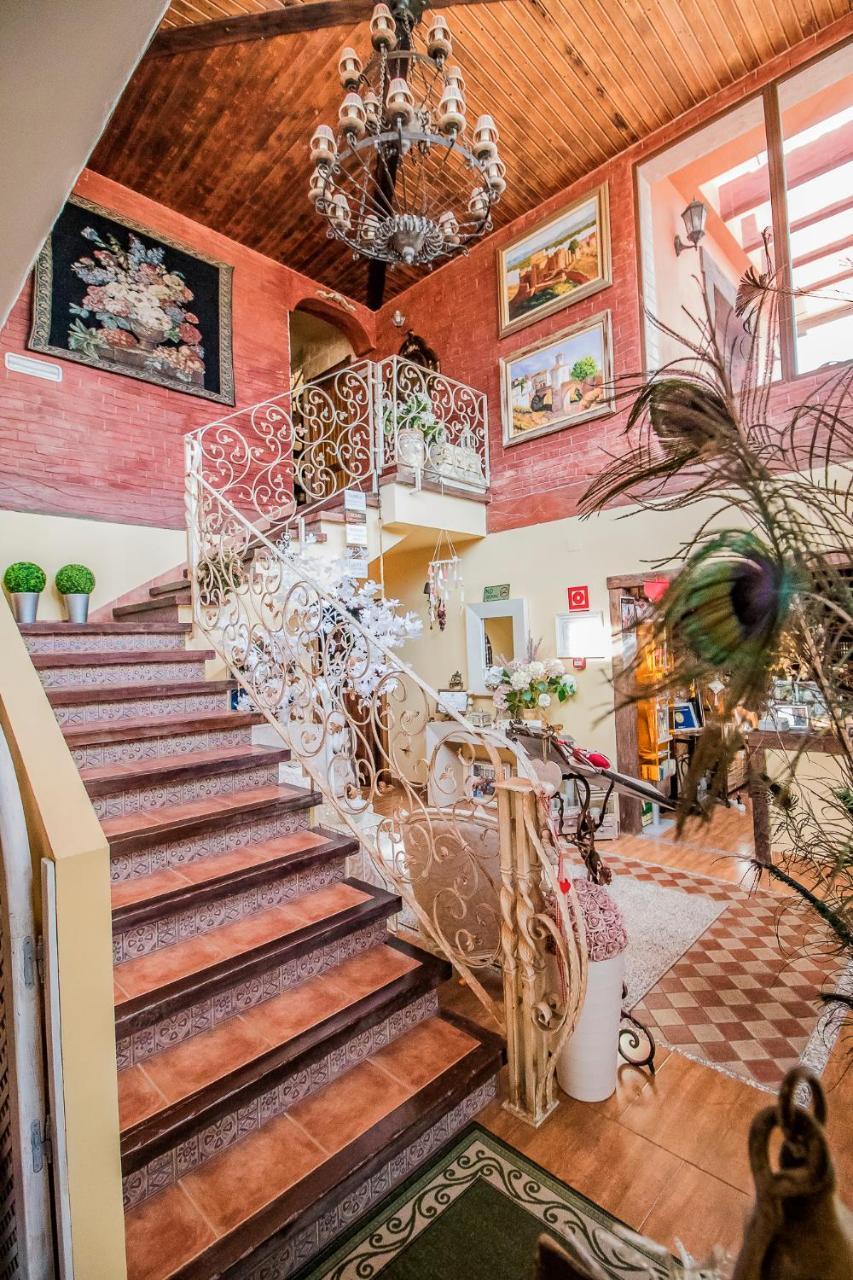 Laurel De La Reina Bed & Breakfast - Boutique La Zubia  Bagian luar foto