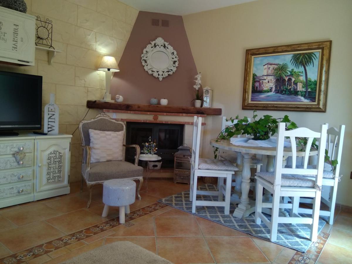 Laurel De La Reina Bed & Breakfast - Boutique La Zubia  Bagian luar foto